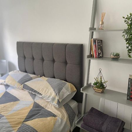 Canal Side Retreat - 2 Bedroom Apartment Heybridge  Luaran gambar