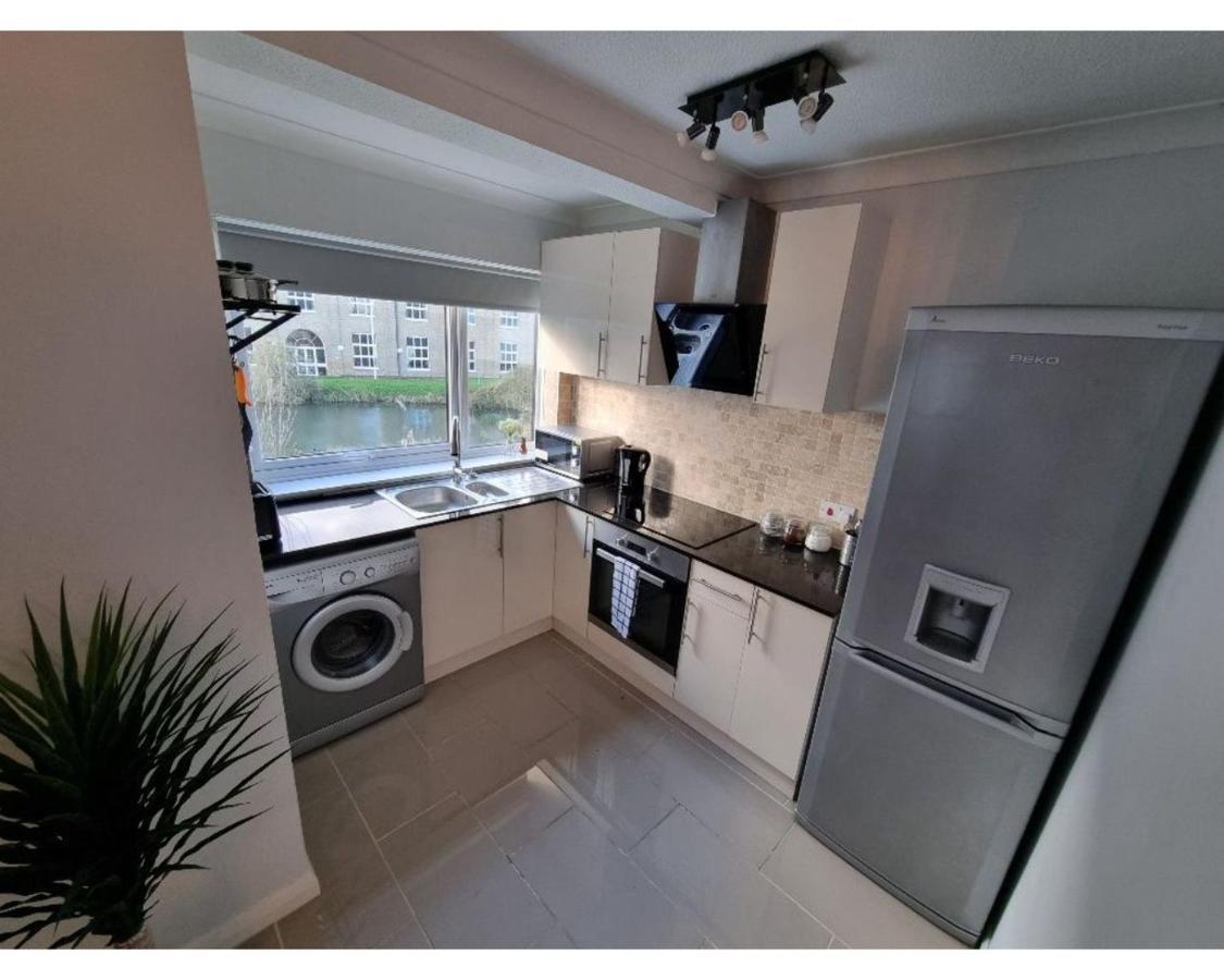 Canal Side Retreat - 2 Bedroom Apartment Heybridge  Luaran gambar