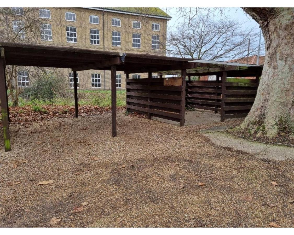 Canal Side Retreat - 2 Bedroom Apartment Heybridge  Luaran gambar
