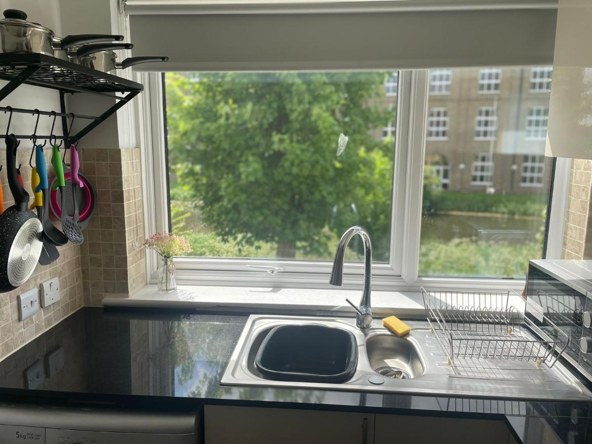 Canal Side Retreat - 2 Bedroom Apartment Heybridge  Luaran gambar